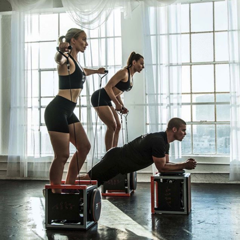 FITT Cube｜トータルワークアウトが可能なキューブデザインマルチジム