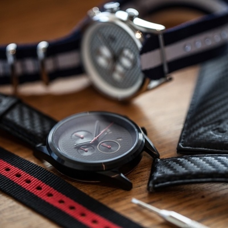 Carbon｜カーボンファイバーにインスパイヤされた汎用性の高い腕時計 