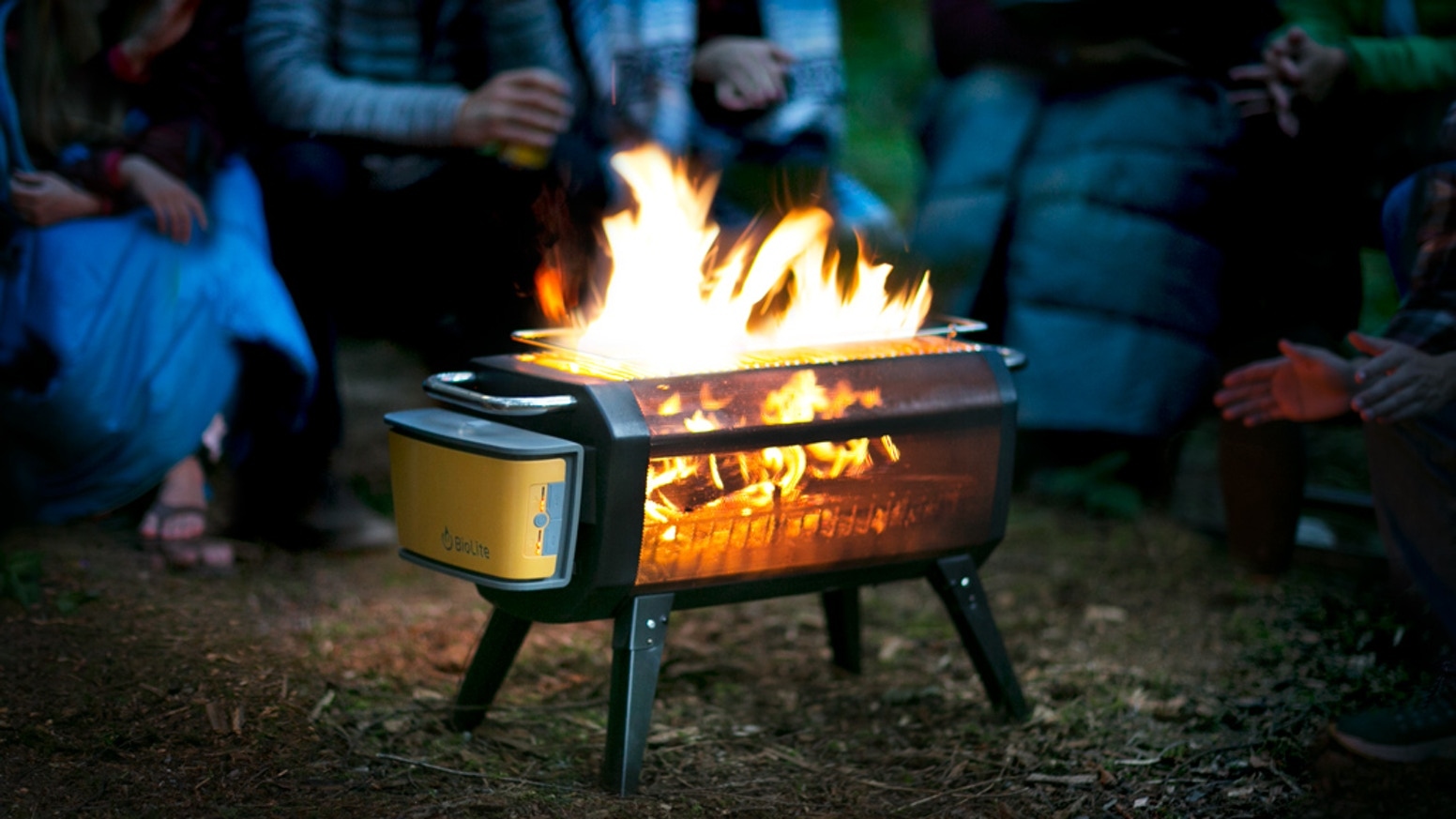 Biolite Firepit 煙が出ないスモークレスキャンプファイヤー ファイヤーピット ガジェットの購入なら海外通販のrakunew ラクニュー