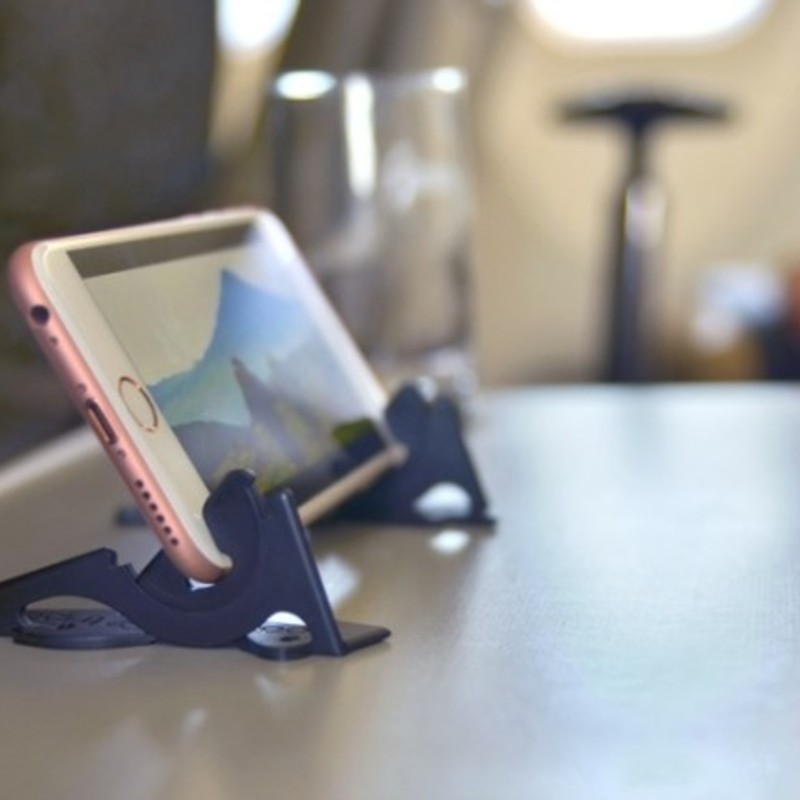 Pocket Tripod｜クレジットカードサイズのスマホ用三脚「ポケット
