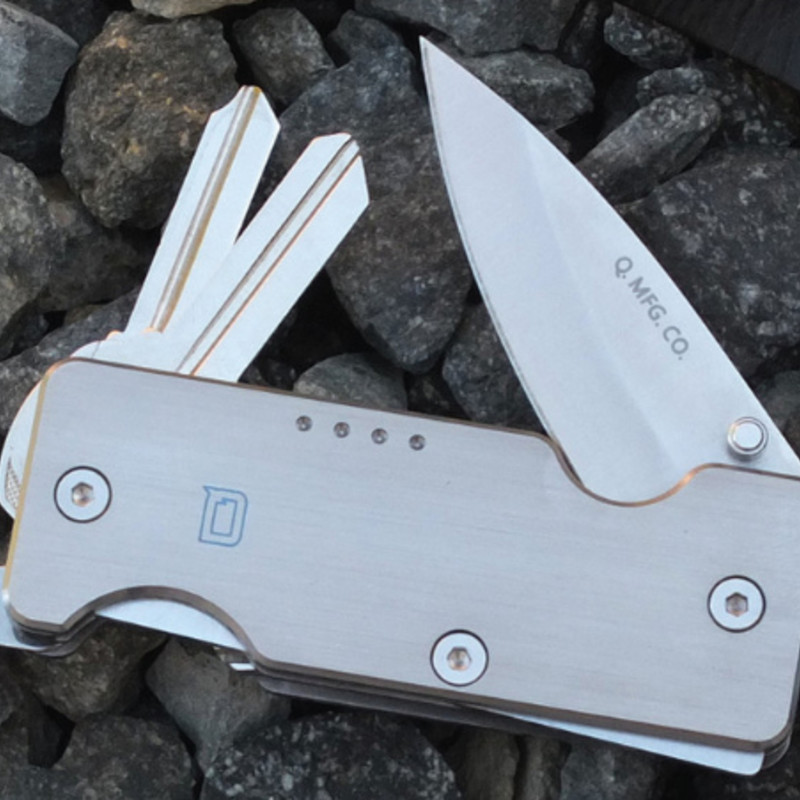Titanium Mini Q｜サバイバルナイフ付きキーオーガナイザー