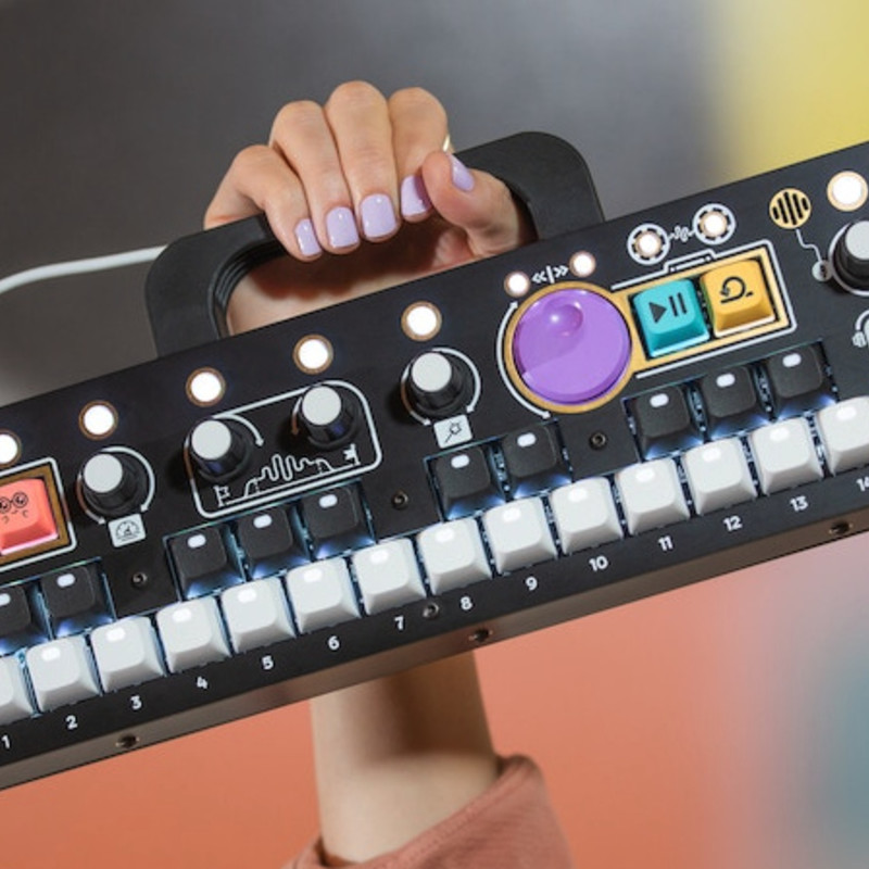 CHOMPI｜周囲の音を瞬時にサンプリング可能なマジカルテープ