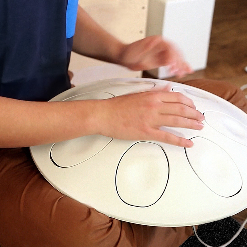 Oval｜型破りな電子楽器デジタルハンドパン「オーバル」 - ガジェット
