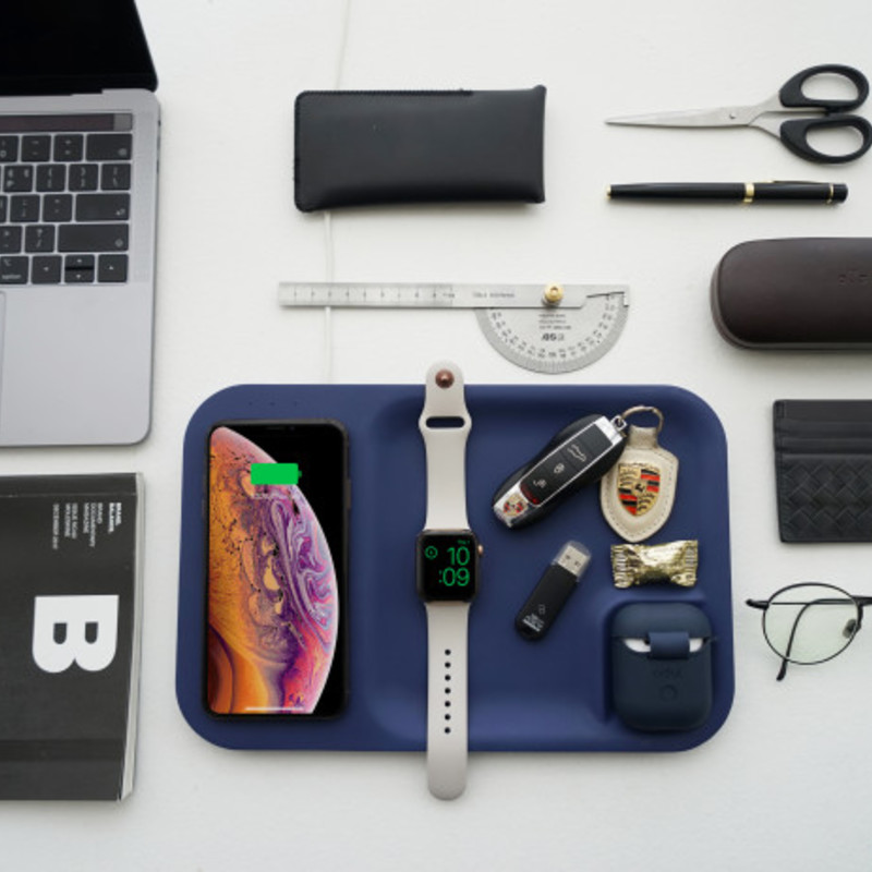 GAZE TRAY｜Apple Watch・Air Pod・iPhoneを同時ワイヤレス充電可能な