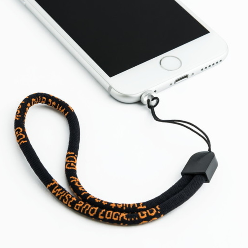 在庫限り Pluggy Lock イヤホンジャックに装着するストラップホール プラギーロック ガジェットの購入なら海外通販のrakunew ラクニュー