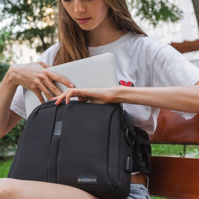 Bagabon｜ノートPCをハンズフリーで持ち運べるスマートウエストバッグ