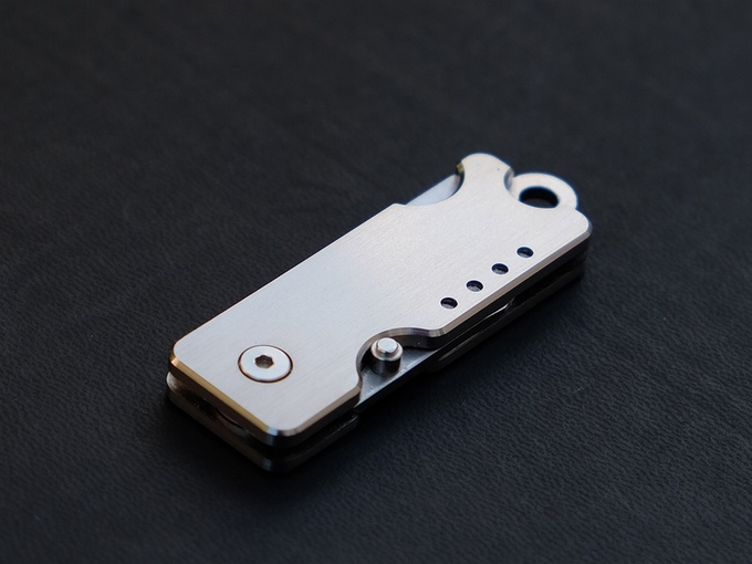 チタン製ボディーの420系ステンレス刃を使った折りたたみナイフ「Titanium Keychain Knife」  ガジェットの購入なら海外通販のRAKUNEW(ラクニュー)