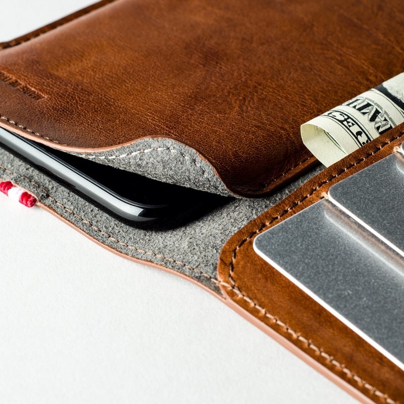 iPhone Cash Card Wallet｜ベジタンレザーが美しいiPhone用レザー