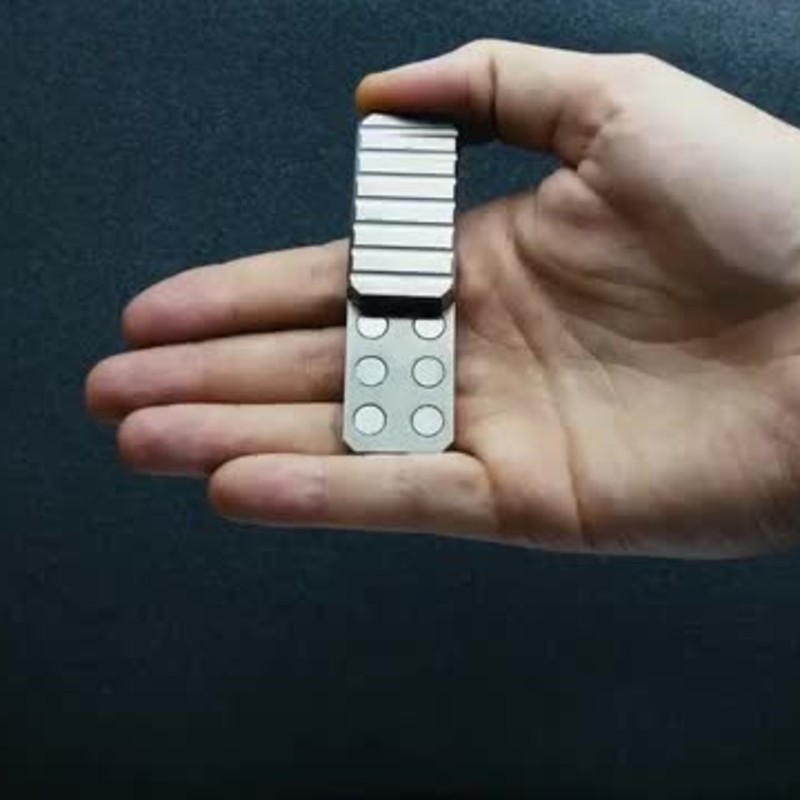 Ti SLIDER PLATES｜カチカチ音でストレスを低減するチタン製フィ