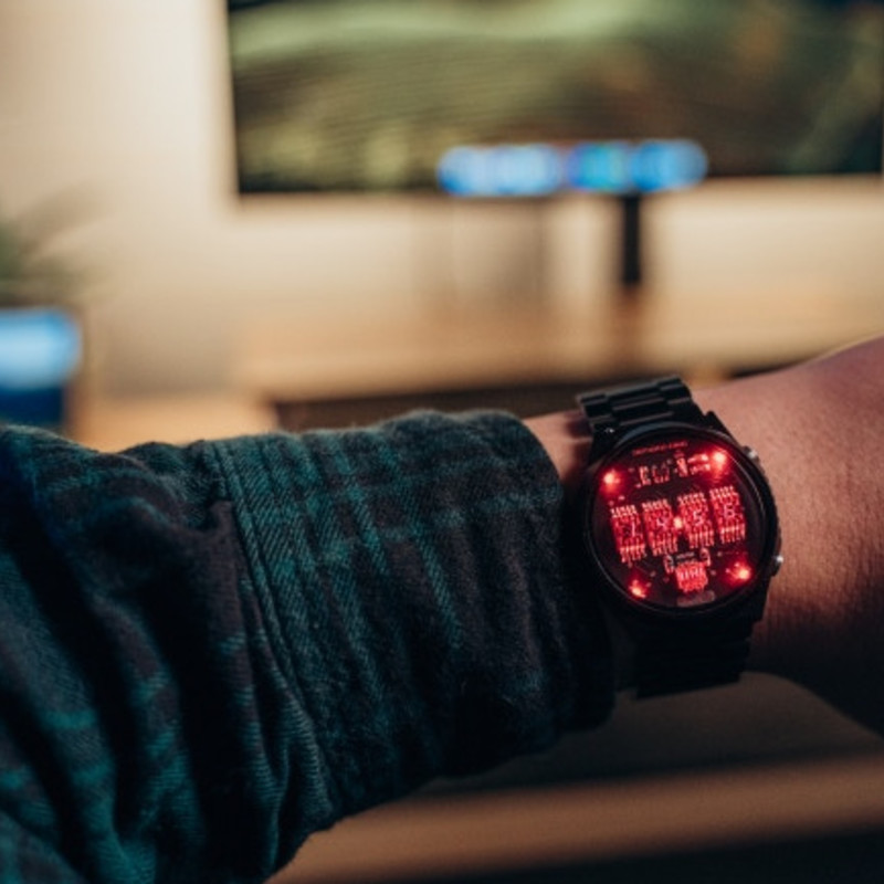 Time Red Watch｜レトロなLEDインジケーターを採用したウォッチ 