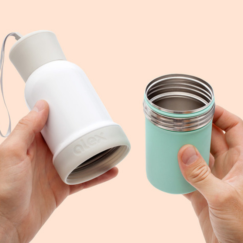 ALEX Bottle｜真ん中で開閉 画期的な水筒「アレックスボトル