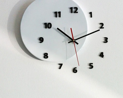 プチプラ】Day + Night Wall Clock｜昼夜で盤面カラーが変わるウォール 