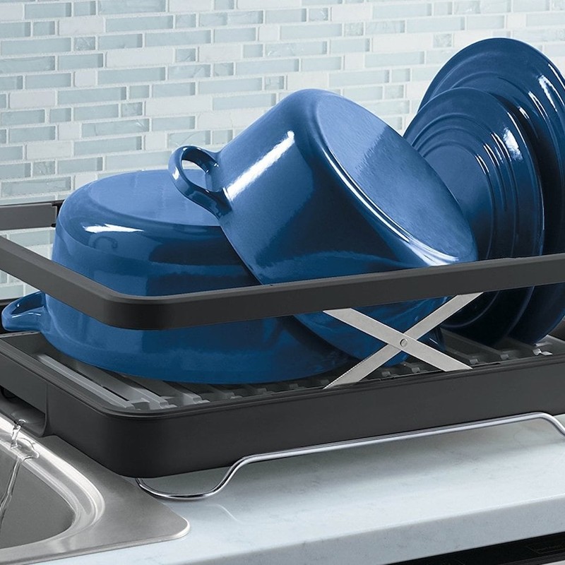 KOHLER｜大きな鍋/皿でも使用可能なワイングラスラック付き