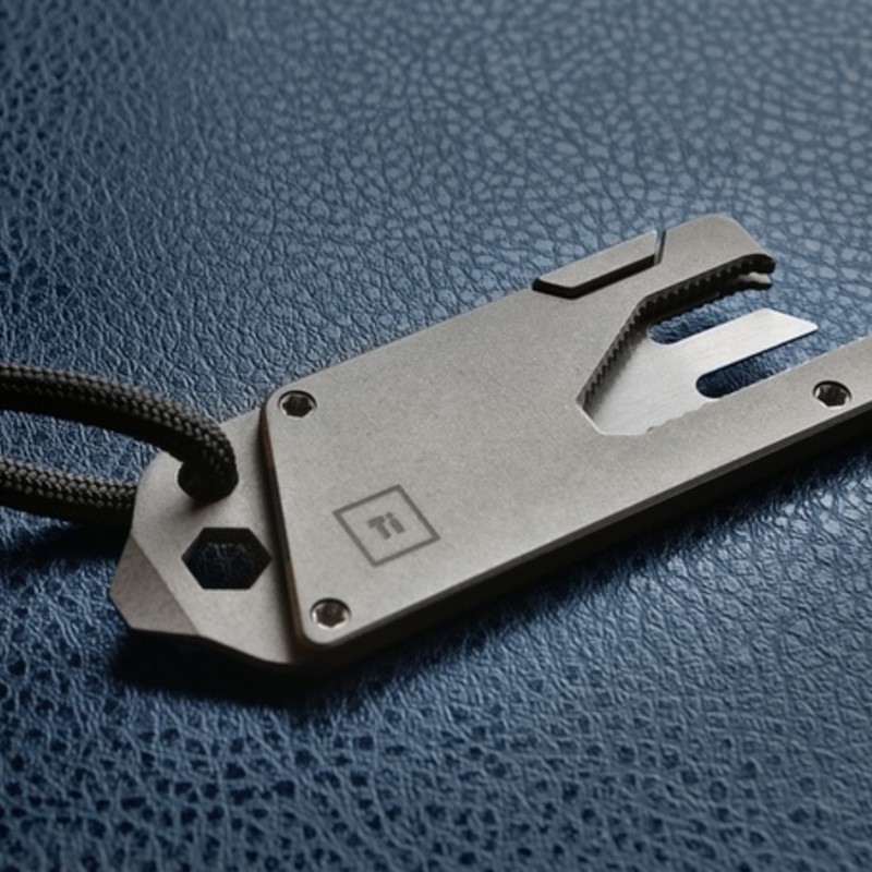 Titanium Pocket Tool｜チタン製コンパクトマルチツール