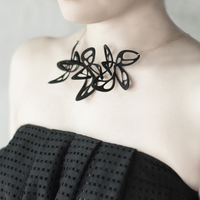 【新品】ダンシングバタフライ　ネックレス@QA02 Dancing Butterfly Necklace ｜ダンシングバタフライデザイン